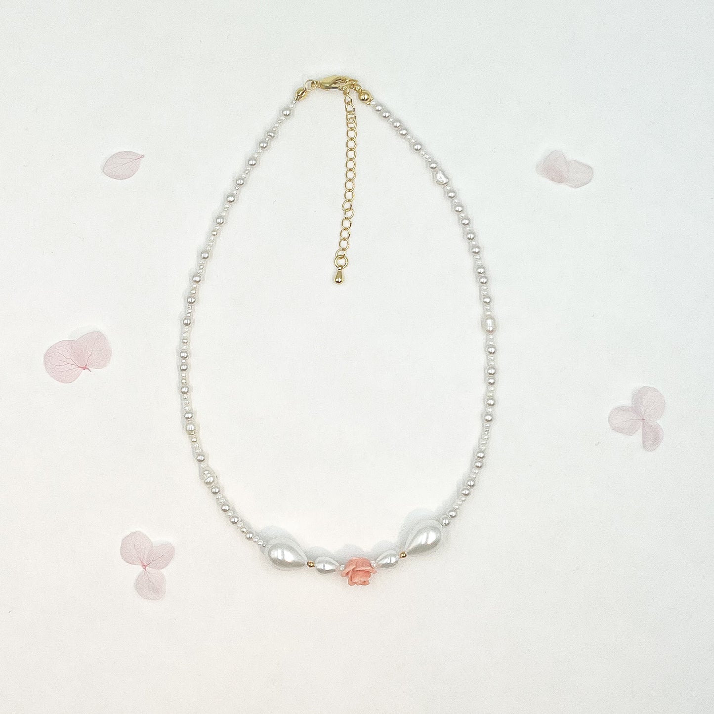 Sweet Rosa Necklace